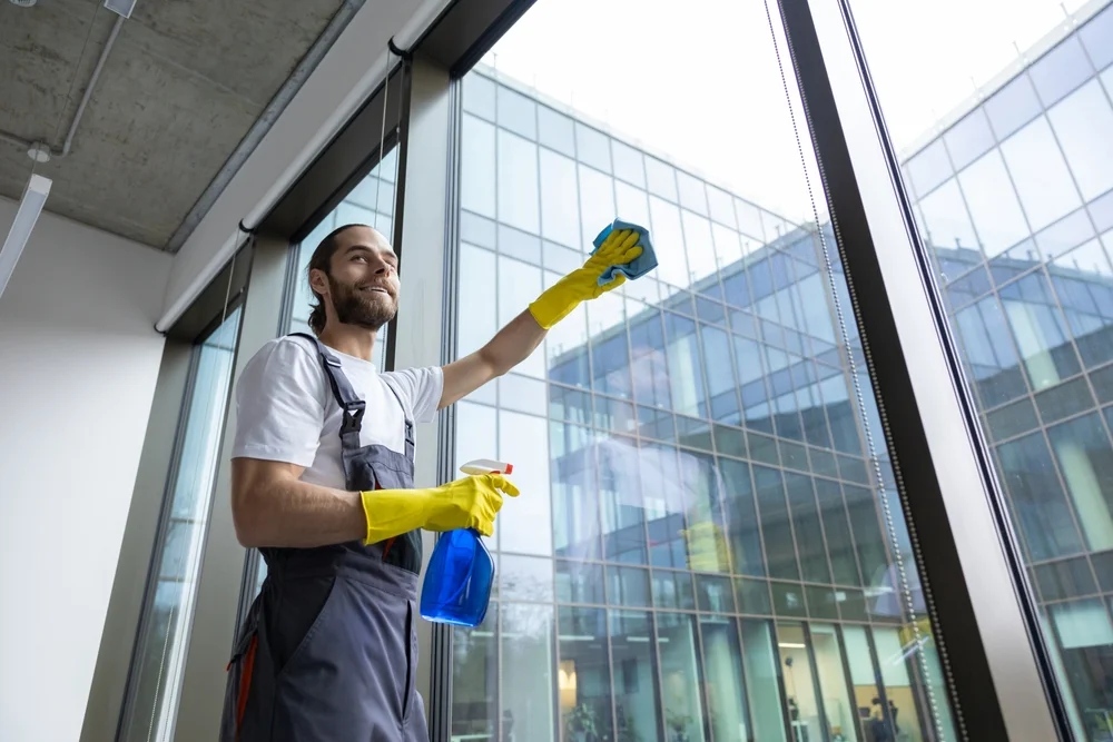 Spezialisierter Oberflächenschutz für neue Fenster